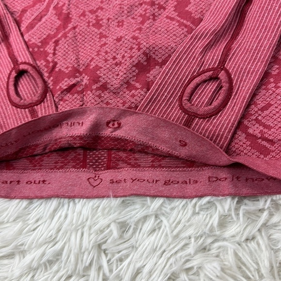 Lululemon Swiftly Tech Long Sleeve Crew Heathered Cranberry - Picture 2 of 3